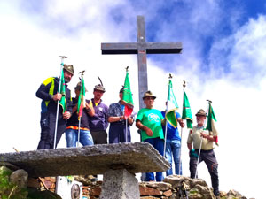 CAI Verbano - 30^ Festa della Croce al Monte Zeda: gli Alpini attorno alla Croce